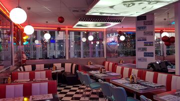 Conception restaurant diner américain à Nîmes